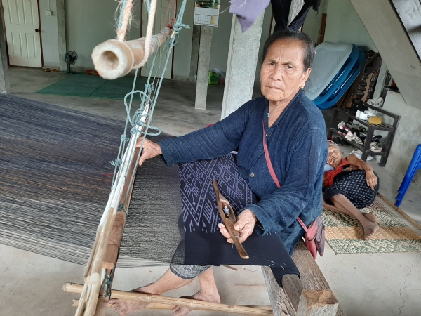 กลุ่มทอผ้าตำบลโพนทราย